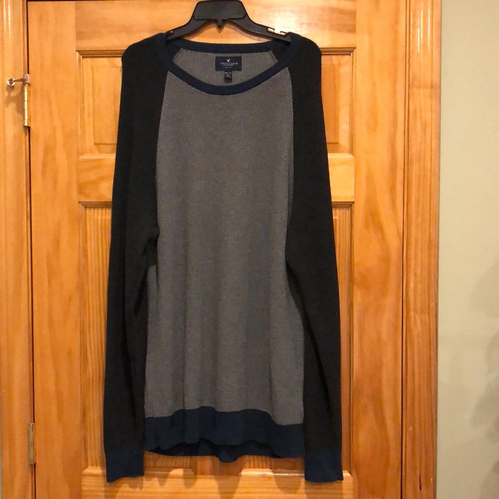NEW American Eagle Outfitters Mens Gray & Blue Colorblock Pullover Sweater